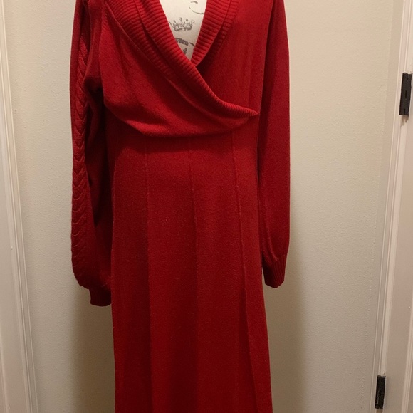 ❤️❤️Red Sweater Dress❤️❤️ - Picture 4 of 11